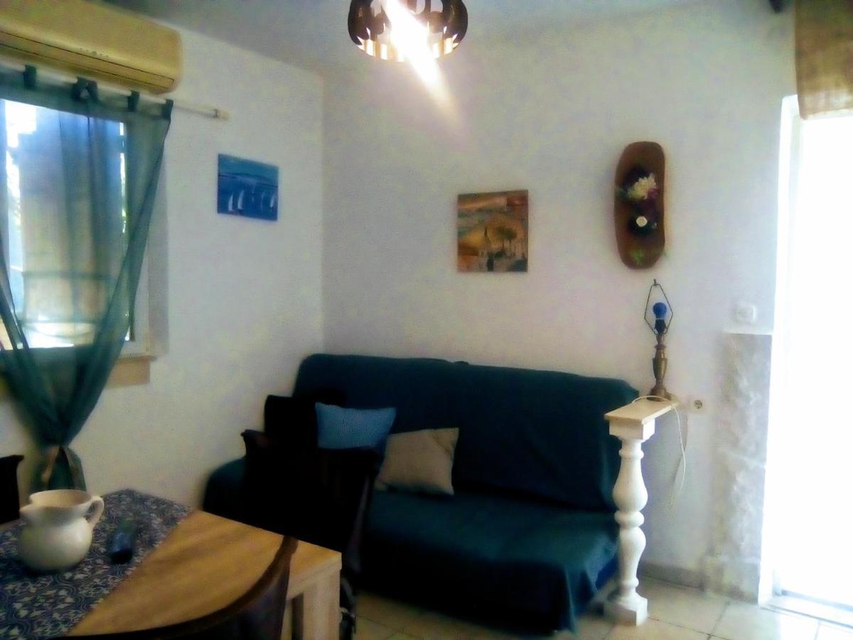 Apartment Ma'Re Supetar Bagian luar foto