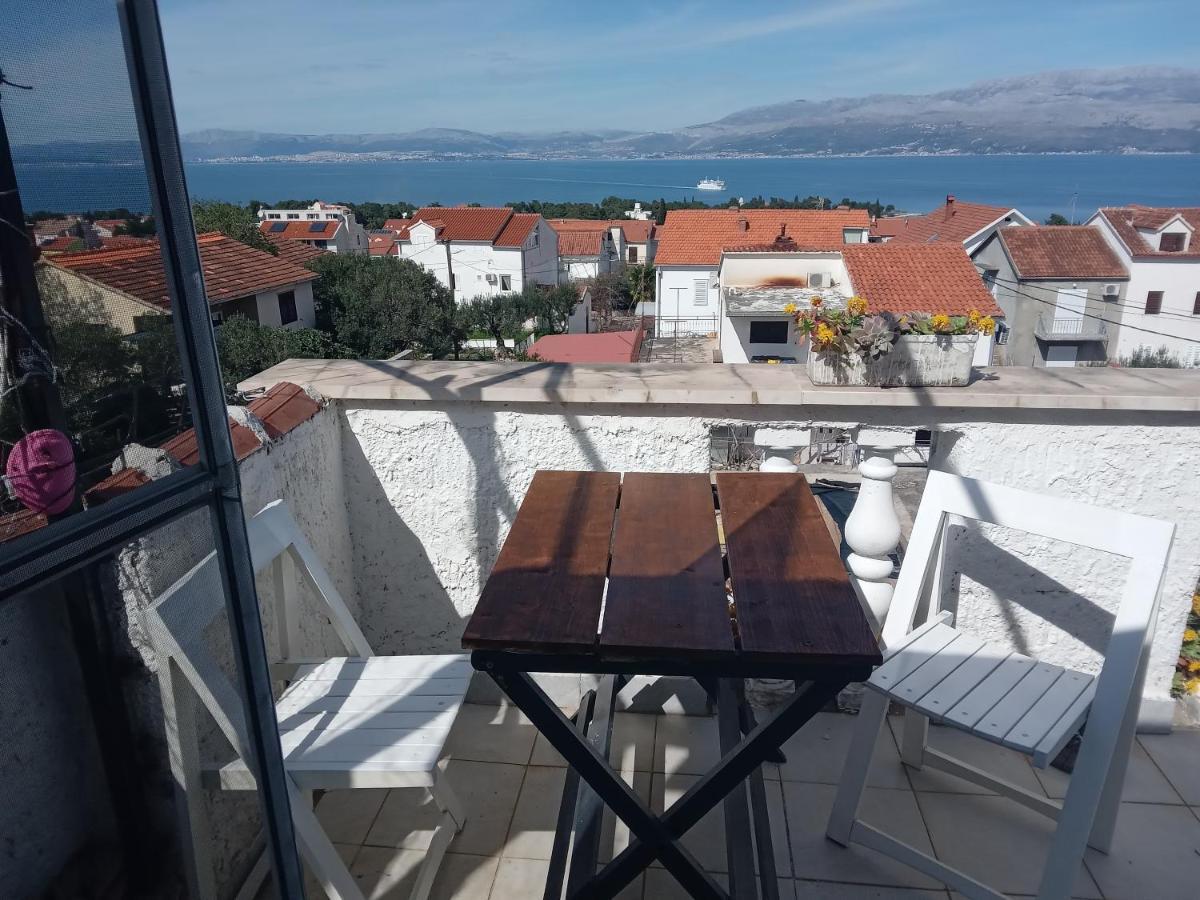 Apartment Ma'Re Supetar Bagian luar foto