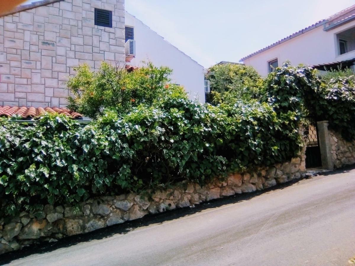 Apartment Ma'Re Supetar Bagian luar foto