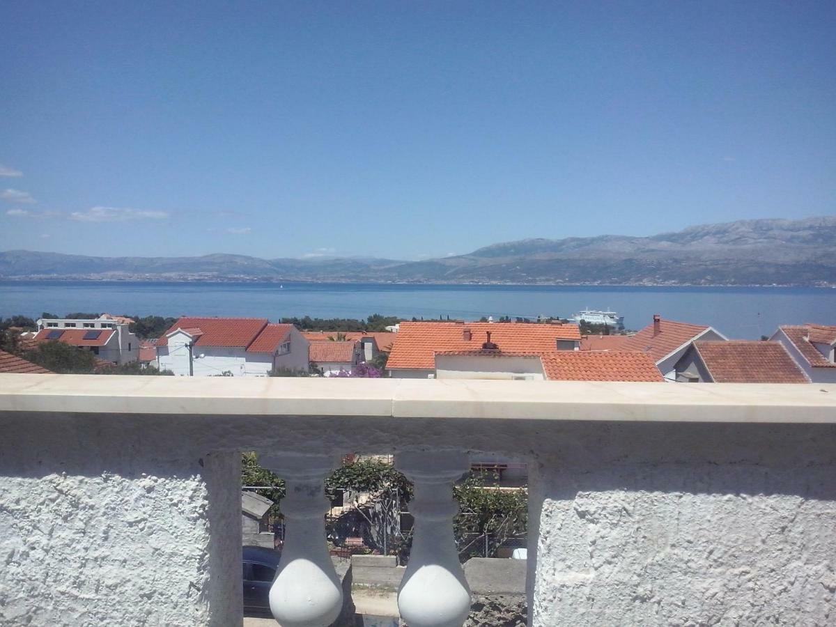 Apartment Ma'Re Supetar Bagian luar foto