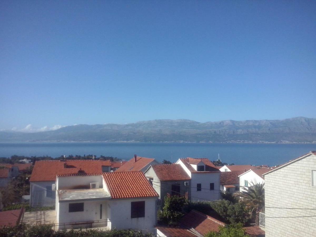 Apartment Ma'Re Supetar Bagian luar foto
